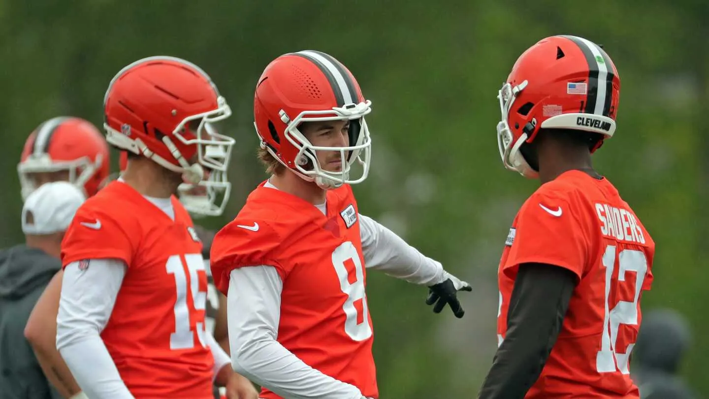 Koordinator ofensif Browns, Tommy Rees, mengatakan siapa pun dari empat quarterback bisa memenangkan posisi starter