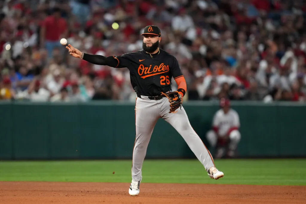 Orioles Tunjuk Emmanuel Rivera, Opsi Heston Kjerstad